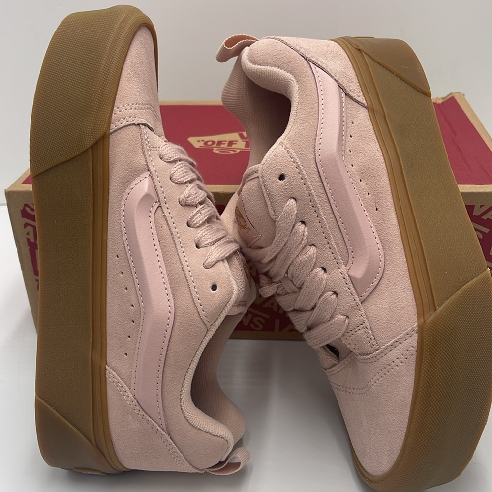 Vans WMNS Knu Stack Rose Smoke/Gum
VN000CP6CYA Platforms Sneakers - Picture 11 of 16